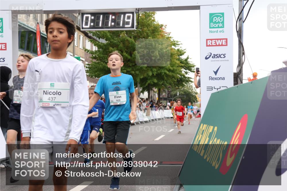 21.09.2025 - PSD Bank Halbmarathon Strokosch-Dieckow http://msf.ph/oto/8939042 21.09.2025 10:28:51 Ziel 126, 198, 266, 357, 361, 371, 374, 388, 389, 397, 408, 437 meine-sportfotos.de