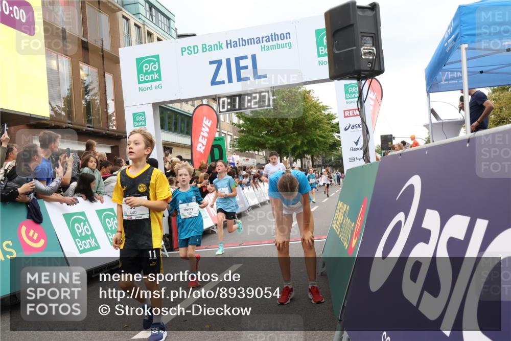 21.09.2025 - PSD Bank Halbmarathon Strokosch-Dieckow http://msf.ph/oto/8939054 21.09.2025 10:28:59 Ziel 109, 126, 142, 193, 194, 255, 258, 266, 337, 338, 371, 397, 412, 415, 440 meine-sportfotos.de