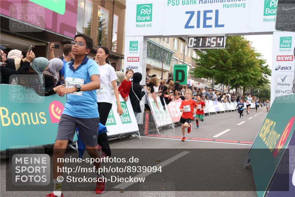 21.09.2025 - PSD Bank Halbmarathon Strokosch-Dieckow http://msf.ph/oto/8939094 21.09.2025 10:29:26 Ziel 233, 261, 327, 345, 381, 390, 395, 416, 434, 455 meine-sportfotos.de