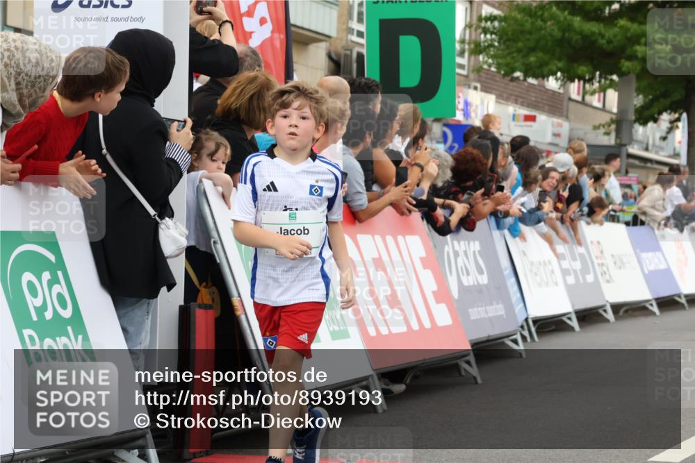 21.09.2025 - PSD Bank Halbmarathon Strokosch-Dieckow http://msf.ph/oto/8939193 21.09.2025 10:30:30 Ziel 102, 104, 227, 243, 343, 377, 382, 407, 458, 459 meine-sportfotos.de