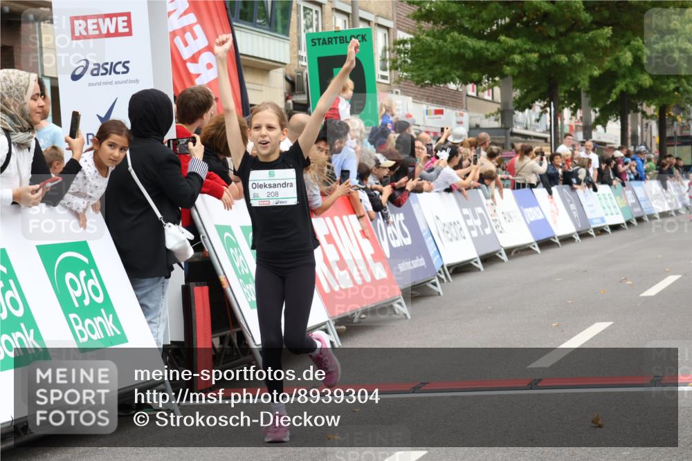 21.09.2025 - PSD Bank Halbmarathon Strokosch-Dieckow http://msf.ph/oto/8939304 21.09.2025 10:32:04 Ziel 175, 208 meine-sportfotos.de