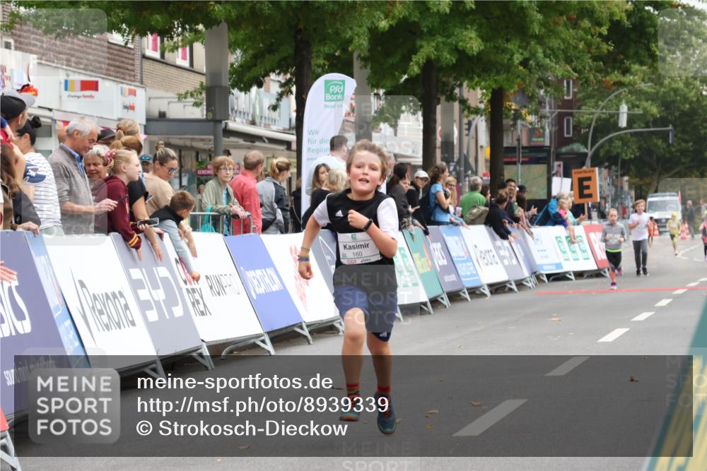21.09.2025 - PSD Bank Halbmarathon Strokosch-Dieckow http://msf.ph/oto/8939339 21.09.2025 10:32:49 Ziel 160, 372, 429 meine-sportfotos.de