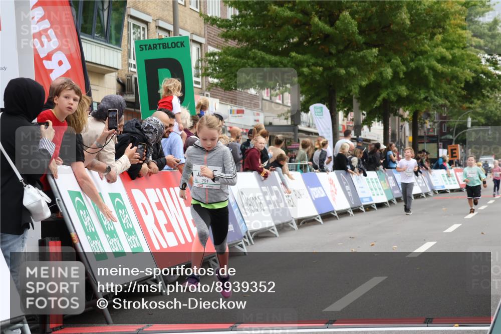 21.09.2025 - PSD Bank Halbmarathon Strokosch-Dieckow http://msf.ph/oto/8939352 21.09.2025 10:33:02 Ziel 291, 394 meine-sportfotos.de