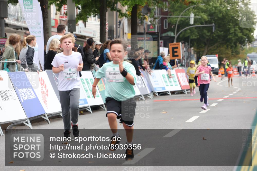 21.09.2025 - PSD Bank Halbmarathon Strokosch-Dieckow http://msf.ph/oto/8939356 21.09.2025 10:33:06 Ziel 156, 291, 386 meine-sportfotos.de