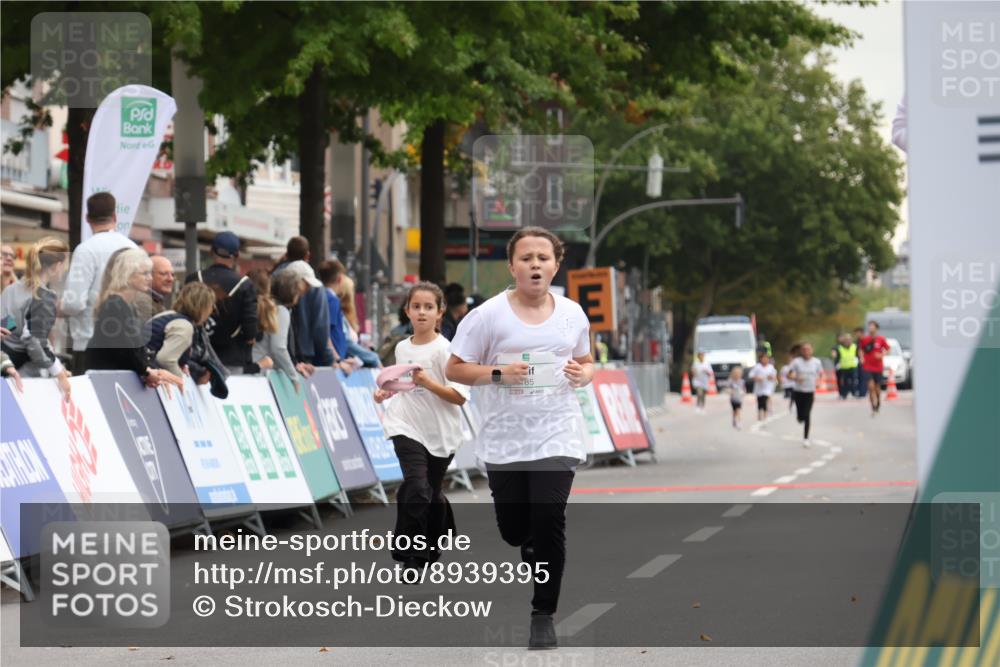 21.09.2025 - PSD Bank Halbmarathon Strokosch-Dieckow http://msf.ph/oto/8939395 21.09.2025 10:33:56 Ziel 185, 186, 308 meine-sportfotos.de