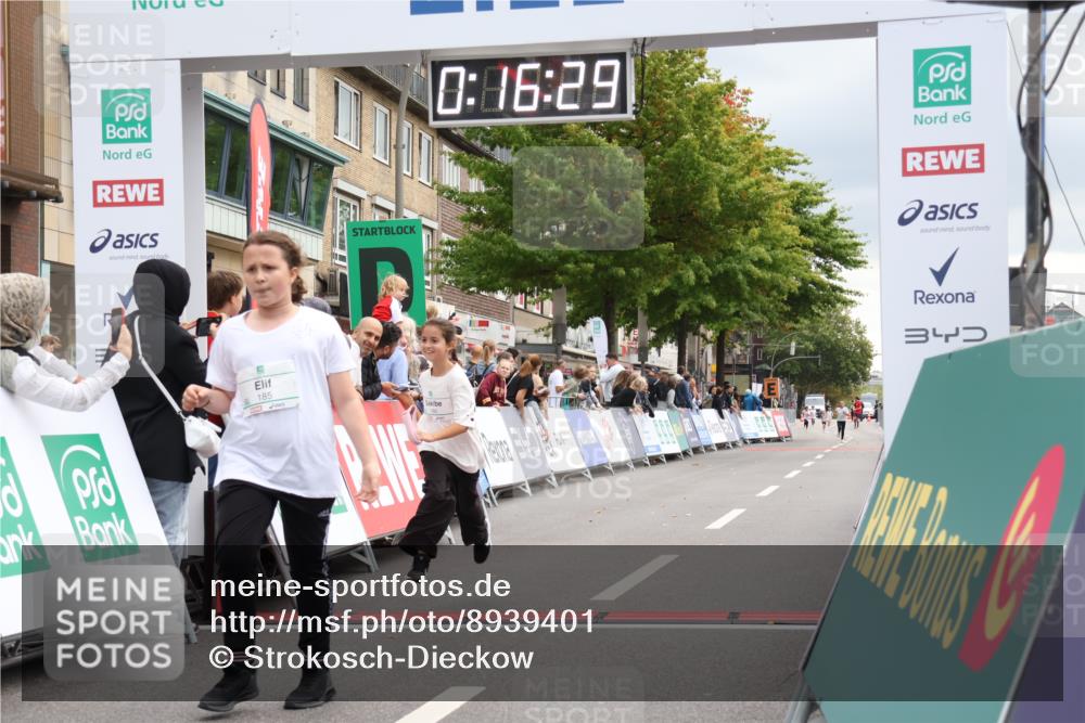 21.09.2025 - PSD Bank Halbmarathon Strokosch-Dieckow http://msf.ph/oto/8939401 21.09.2025 10:34:00 Ziel 185, 186, 308 meine-sportfotos.de