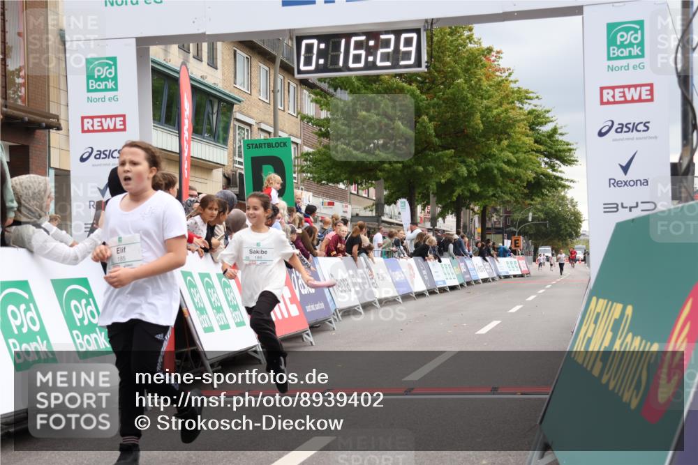 21.09.2025 - PSD Bank Halbmarathon Strokosch-Dieckow http://msf.ph/oto/8939402 21.09.2025 10:34:01 Ziel 185, 186 meine-sportfotos.de