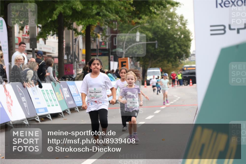 21.09.2025 - PSD Bank Halbmarathon Strokosch-Dieckow http://msf.ph/oto/8939408 21.09.2025 10:34:27 Ziel 180, 181, 280 meine-sportfotos.de