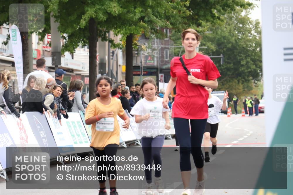 21.09.2025 - PSD Bank Halbmarathon Strokosch-Dieckow http://msf.ph/oto/8939448 21.09.2025 10:36:05 Ziel 184, 284, 290 meine-sportfotos.de