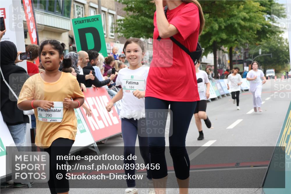 21.09.2025 - PSD Bank Halbmarathon Strokosch-Dieckow http://msf.ph/oto/8939456 21.09.2025 10:36:11 Ziel 182, 184, 187, 290 meine-sportfotos.de