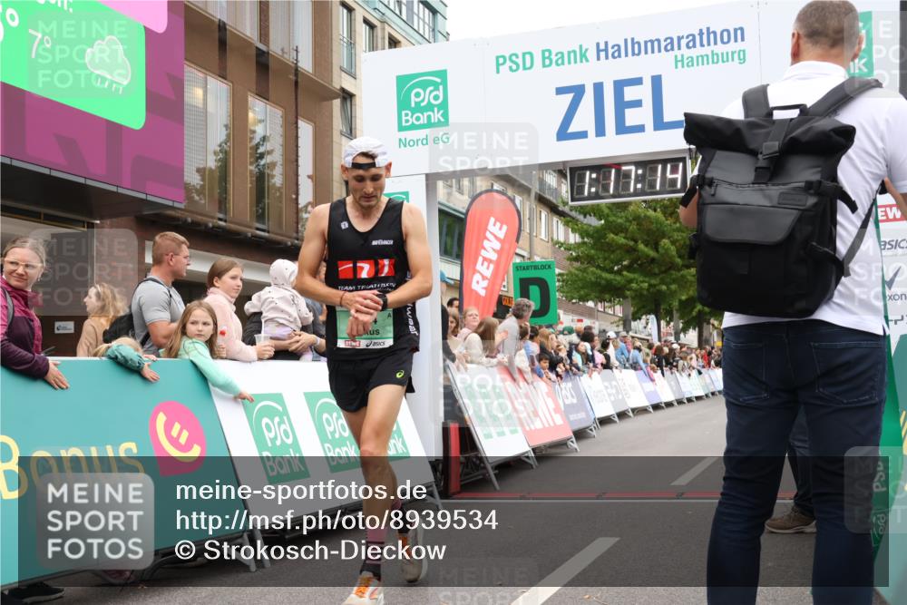 21.09.2025 - PSD Bank Halbmarathon Strokosch-Dieckow http://msf.ph/oto/8939534 21.09.2025 11:16:37 Ziel 1834 meine-sportfotos.de