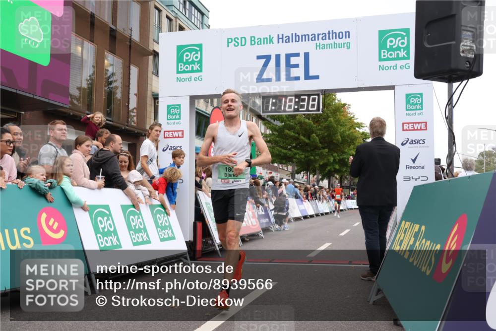 21.09.2025 - PSD Bank Halbmarathon Strokosch-Dieckow http://msf.ph/oto/8939566 21.09.2025 11:18:01 Ziel 1803, 4018 meine-sportfotos.de