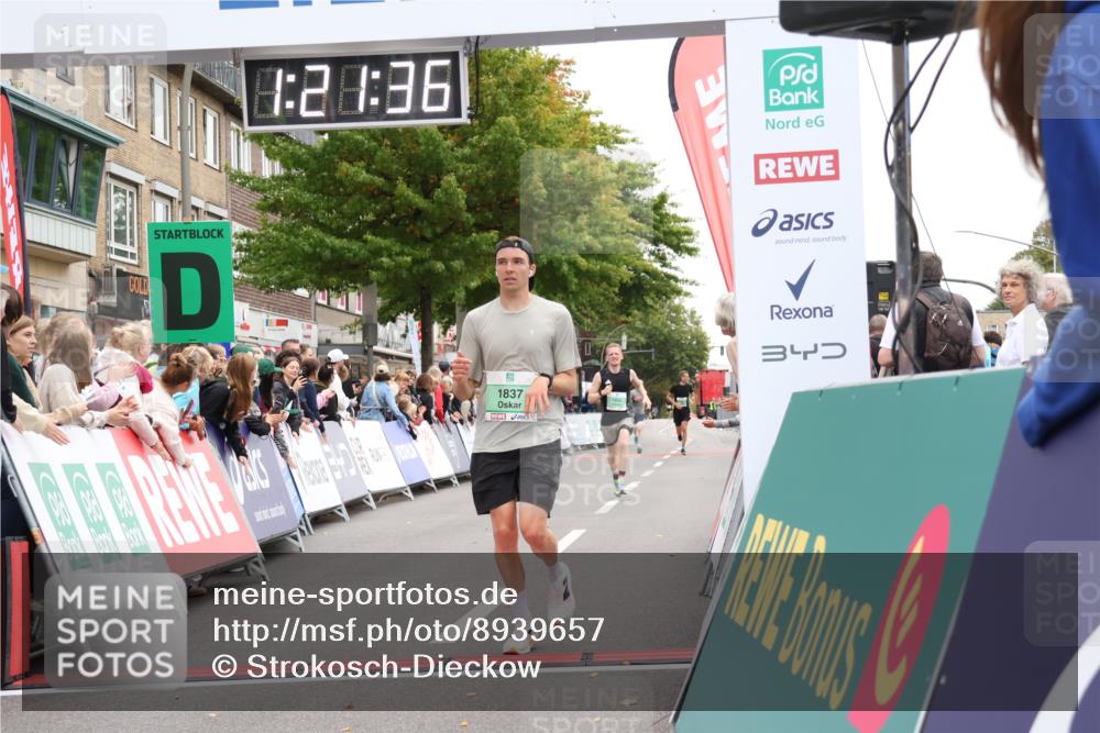 21.09.2025 - PSD Bank Halbmarathon Strokosch-Dieckow http://msf.ph/oto/8939657 21.09.2025 11:21:00 Ziel 1440, 1835, 1837 meine-sportfotos.de