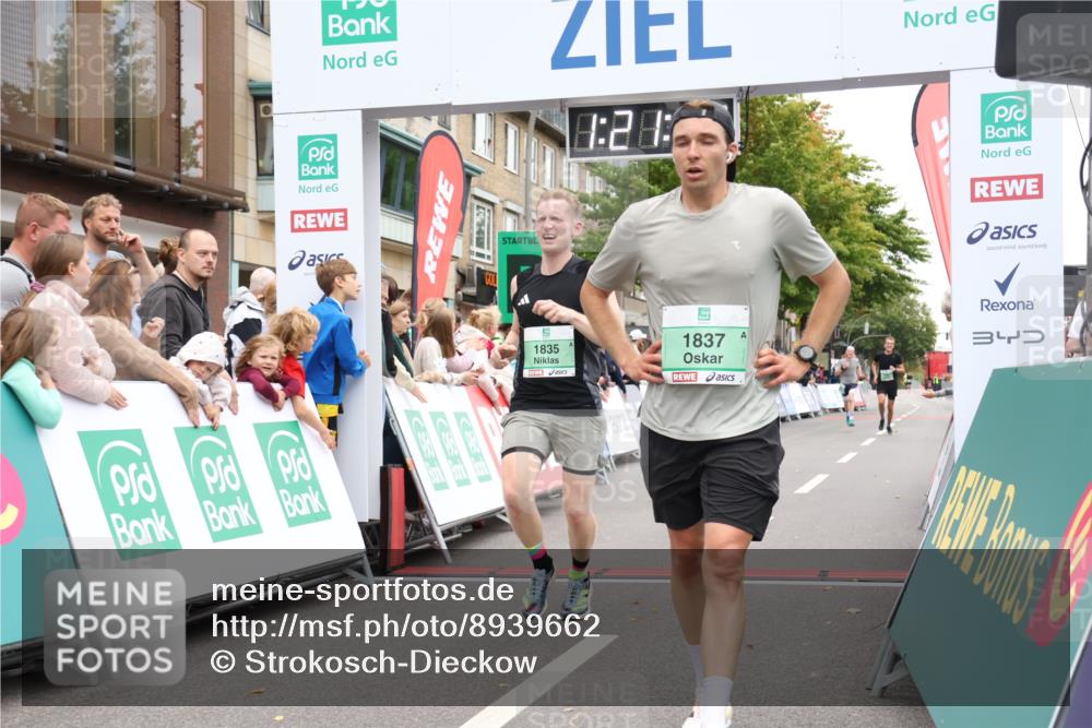 21.09.2025 - PSD Bank Halbmarathon Strokosch-Dieckow http://msf.ph/oto/8939662 21.09.2025 11:21:03 Ziel 1835, 1837 meine-sportfotos.de