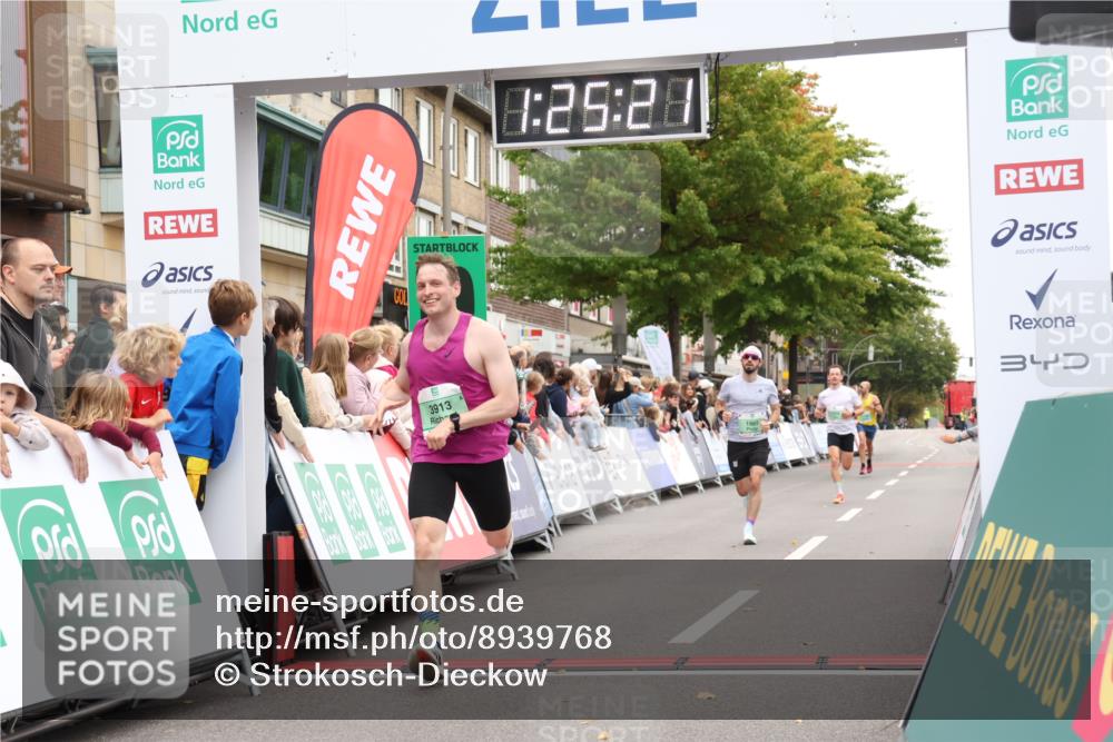21.09.2025 - PSD Bank Halbmarathon Strokosch-Dieckow http://msf.ph/oto/8939768 21.09.2025 11:24:44 Ziel 1310, 1845, 1989, 3913, 3914 meine-sportfotos.de