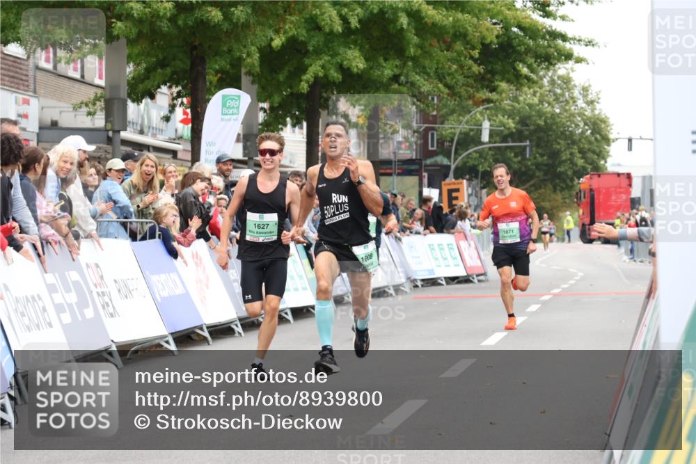 21.09.2025 - PSD Bank Halbmarathon Strokosch-Dieckow http://msf.ph/oto/8939800 21.09.2025 11:25:33 Ziel 1608, 1627, 1857, 1871 meine-sportfotos.de