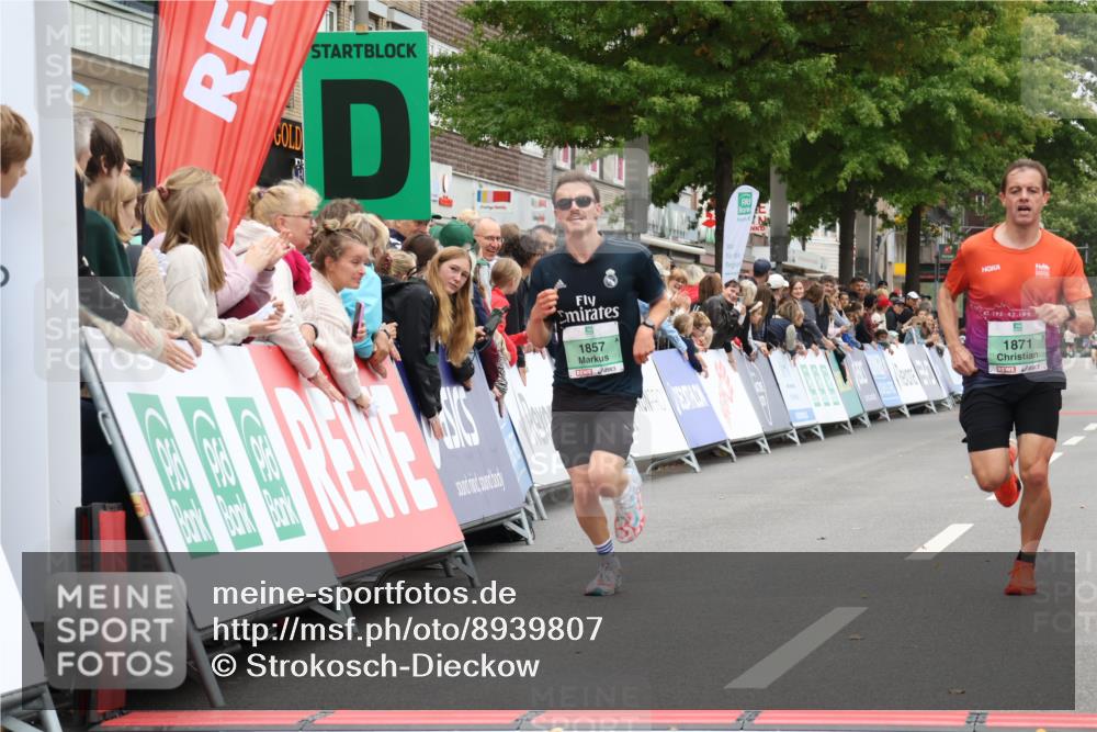 21.09.2025 - PSD Bank Halbmarathon Strokosch-Dieckow http://msf.ph/oto/8939807 21.09.2025 11:25:36 Ziel 1608, 1627, 1857, 1871 meine-sportfotos.de