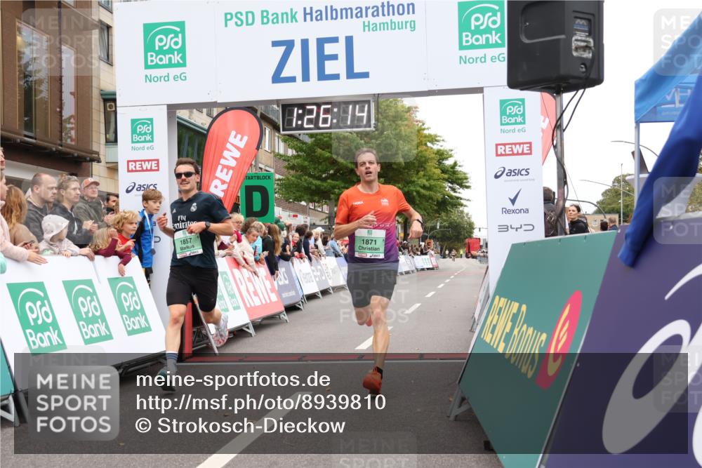 21.09.2025 - PSD Bank Halbmarathon Strokosch-Dieckow http://msf.ph/oto/8939810 21.09.2025 11:25:38 Ziel 1608, 1627, 1857, 1871 meine-sportfotos.de