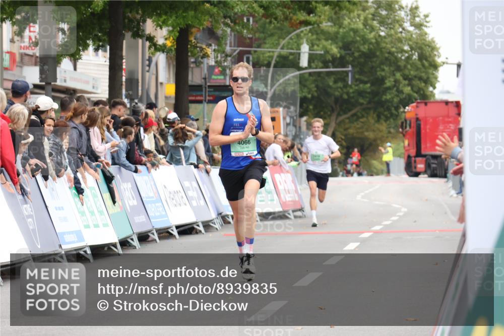 21.09.2025 - PSD Bank Halbmarathon Strokosch-Dieckow http://msf.ph/oto/8939835 21.09.2025 11:26:21 Ziel 1868, 2249, 4066 meine-sportfotos.de
