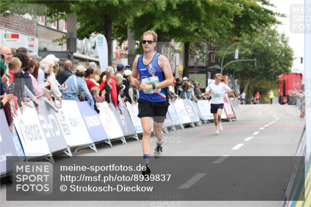 21.09.2025 - PSD Bank Halbmarathon Strokosch-Dieckow http://msf.ph/oto/8939837 21.09.2025 11:26:23 Ziel 1868, 2249, 4066 meine-sportfotos.de