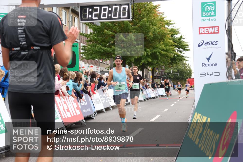 21.09.2025 - PSD Bank Halbmarathon Strokosch-Dieckow http://msf.ph/oto/8939878 21.09.2025 11:27:24 Ziel 1236, 1598, 1849, 1879, 4005 meine-sportfotos.de
