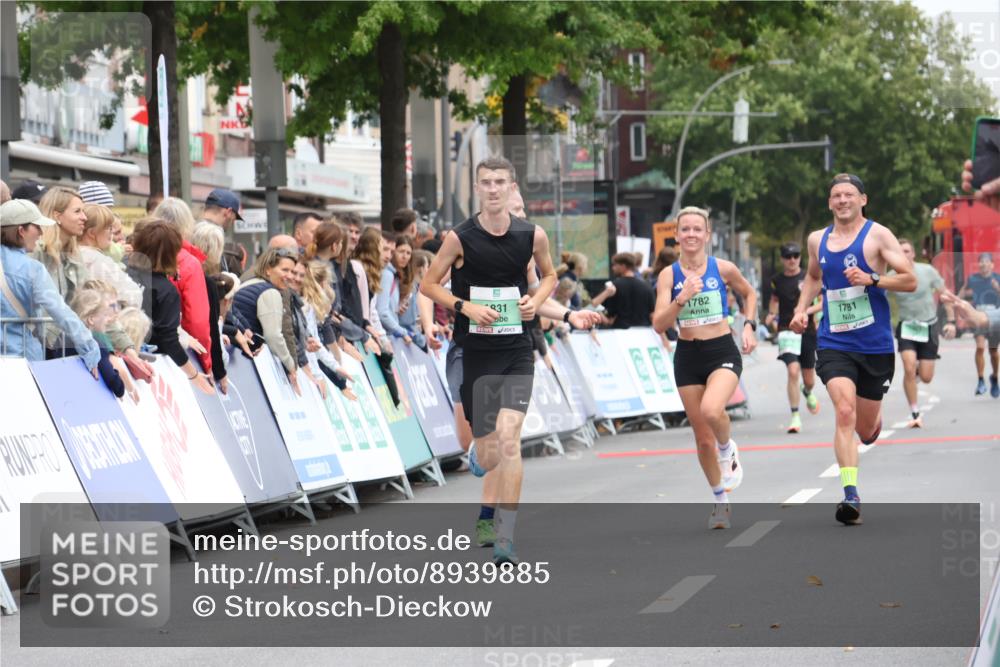 21.09.2025 - PSD Bank Halbmarathon Strokosch-Dieckow http://msf.ph/oto/8939885 21.09.2025 11:27:28 Ziel 1236, 1781, 1782, 1831, 1879, 4005, 4019 meine-sportfotos.de