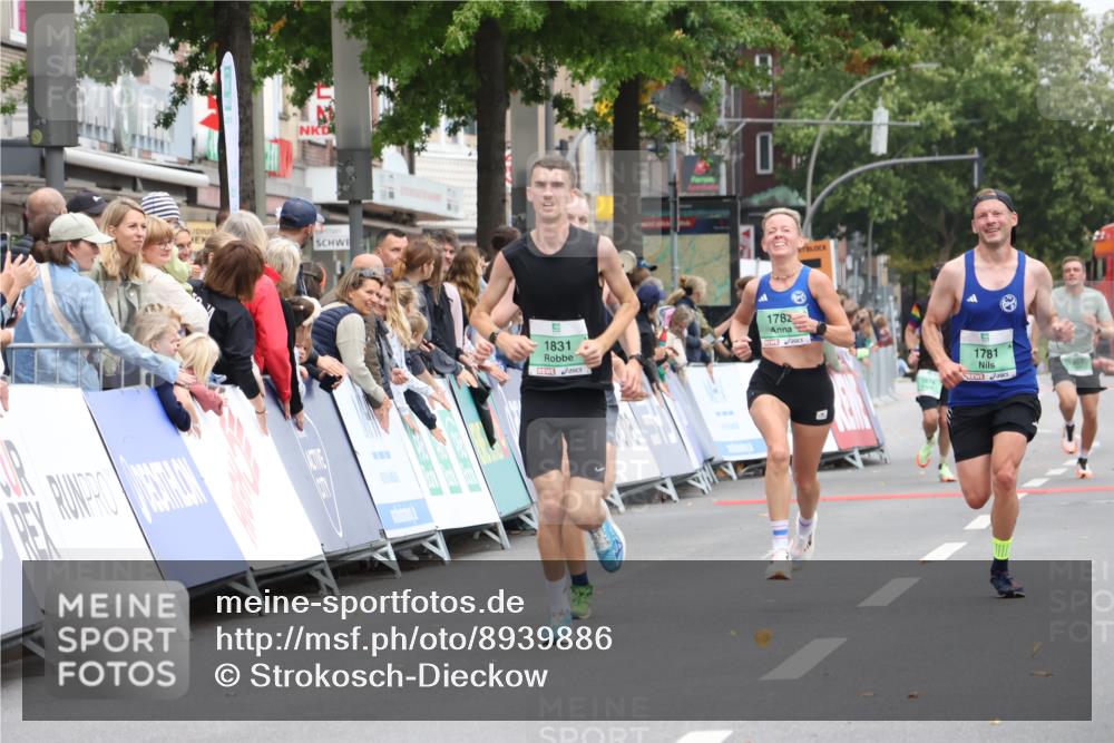 21.09.2025 - PSD Bank Halbmarathon Strokosch-Dieckow http://msf.ph/oto/8939886 21.09.2025 11:27:28 Ziel 1236, 1781, 1782, 1831, 1879, 4005, 4019 meine-sportfotos.de