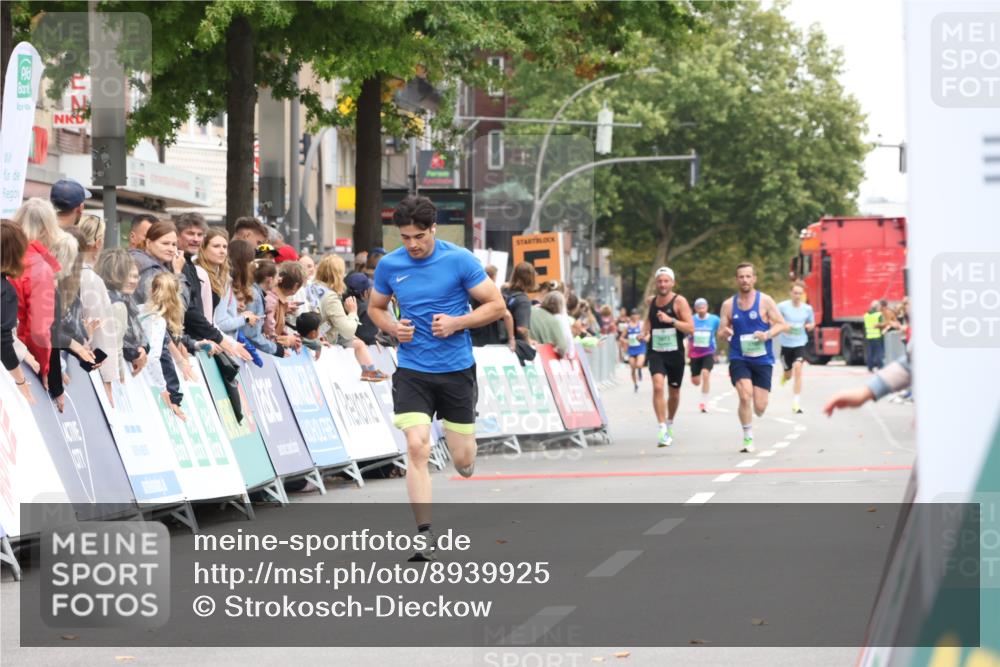 21.09.2025 - PSD Bank Halbmarathon Strokosch-Dieckow http://msf.ph/oto/8939925 21.09.2025 11:27:48 Ziel 1230, 1895, 1949 meine-sportfotos.de