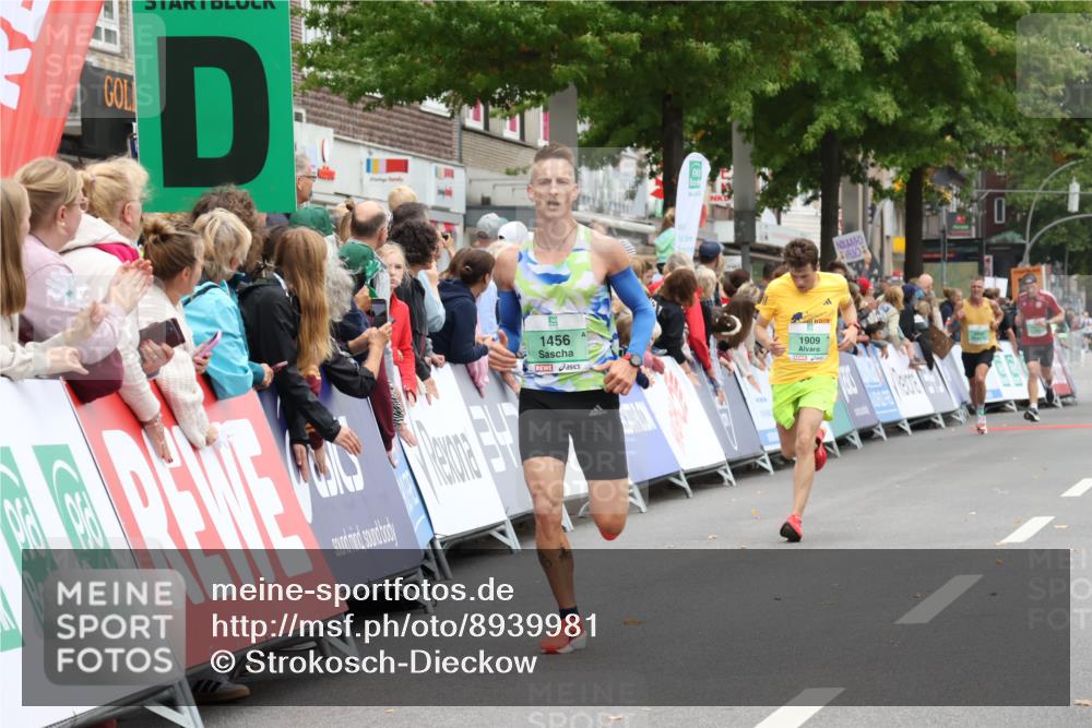21.09.2025 - PSD Bank Halbmarathon Strokosch-Dieckow http://msf.ph/oto/8939981 21.09.2025 11:28:50 Ziel 1456, 1909, 1978, 4029 meine-sportfotos.de