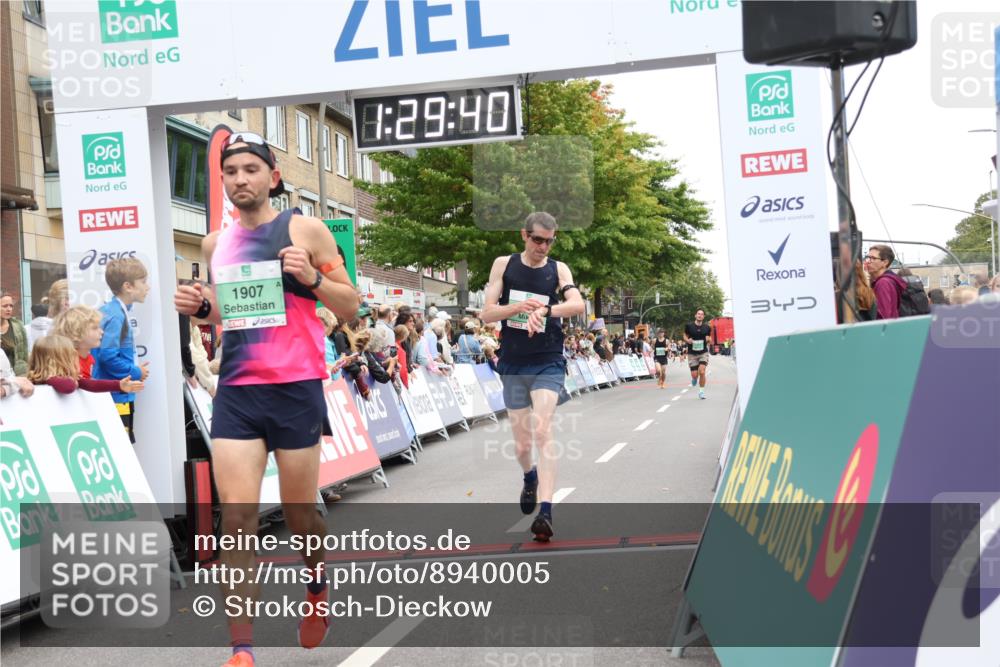 21.09.2025 - PSD Bank Halbmarathon Strokosch-Dieckow http://msf.ph/oto/8940005 21.09.2025 11:29:03 Ziel 1427, 1889, 1907, 2092 meine-sportfotos.de