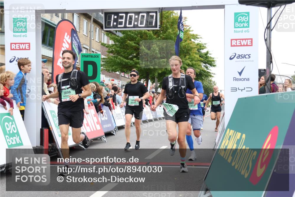 21.09.2025 - PSD Bank Halbmarathon Strokosch-Dieckow http://msf.ph/oto/8940030 21.09.2025 11:29:30 Ziel 1437, 1472, 1525, 1773, 1854, 2955, 3898 meine-sportfotos.de