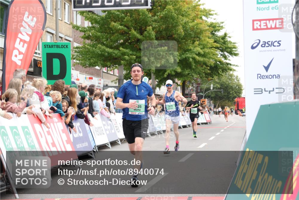 21.09.2025 - PSD Bank Halbmarathon Strokosch-Dieckow http://msf.ph/oto/8940074 21.09.2025 11:30:20 Ziel 1225, 1878, 1969 meine-sportfotos.de