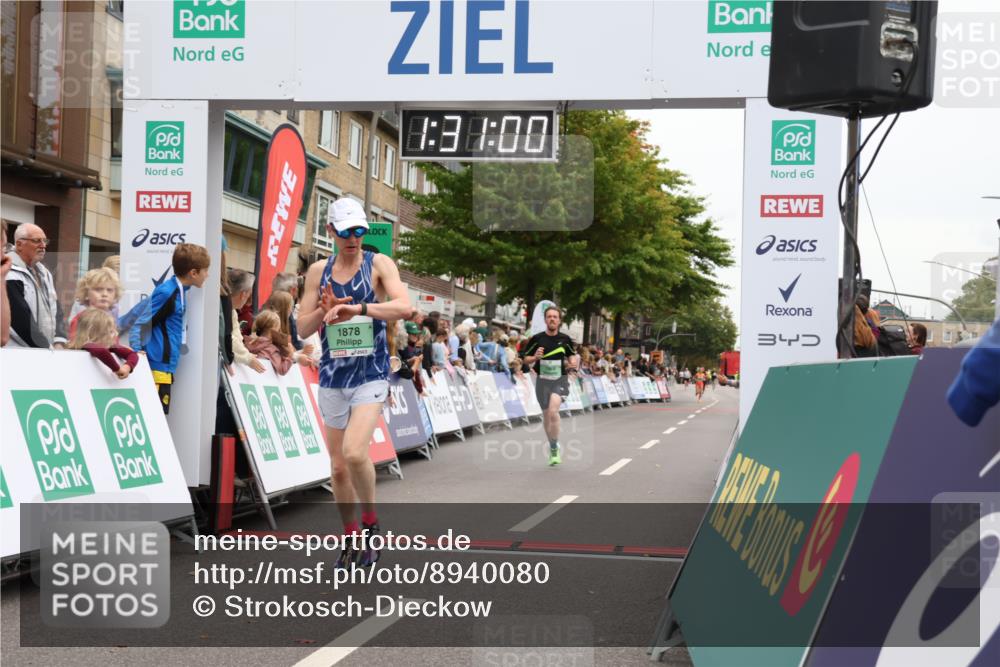21.09.2025 - PSD Bank Halbmarathon Strokosch-Dieckow http://msf.ph/oto/8940080 21.09.2025 11:30:23 Ziel 1225, 1878, 1969 meine-sportfotos.de