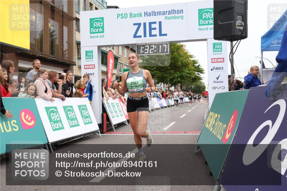 21.09.2025 - PSD Bank Halbmarathon Strokosch-Dieckow http://msf.ph/oto/8940161 21.09.2025 11:31:40 Ziel 1317, 2061, 2076 meine-sportfotos.de