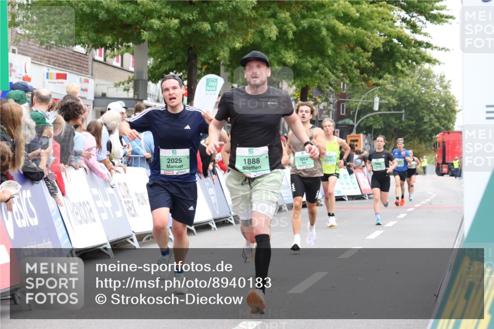 21.09.2025 - PSD Bank Halbmarathon Strokosch-Dieckow http://msf.ph/oto/8940183 21.09.2025 11:31:55 Ziel 1052, 1174, 1888, 1890, 1972, 1991, 2025, 2044 meine-sportfotos.de