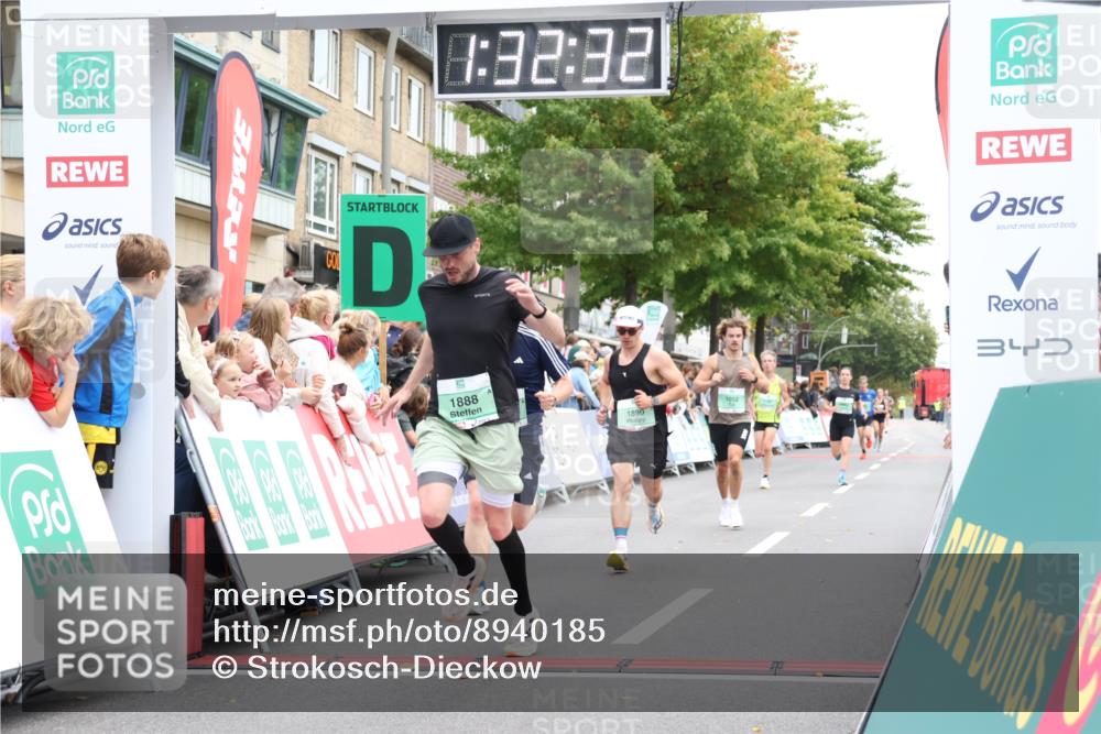 21.09.2025 - PSD Bank Halbmarathon Strokosch-Dieckow http://msf.ph/oto/8940185 21.09.2025 11:31:56 Ziel 1052, 1174, 1852, 1888, 1890, 1972, 1991, 2025, 2044 meine-sportfotos.de