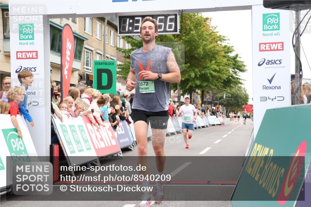 21.09.2025 - PSD Bank Halbmarathon Strokosch-Dieckow http://msf.ph/oto/8940209 21.09.2025 11:32:19 Ziel 2005, 3572 meine-sportfotos.de