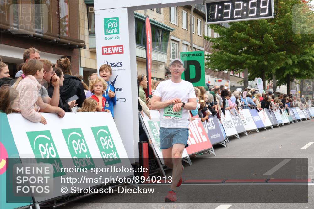 21.09.2025 - PSD Bank Halbmarathon Strokosch-Dieckow http://msf.ph/oto/8940213 21.09.2025 11:32:22 Ziel 2005, 3572 meine-sportfotos.de