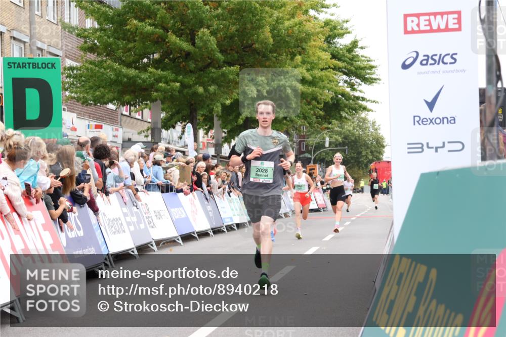 21.09.2025 - PSD Bank Halbmarathon Strokosch-Dieckow http://msf.ph/oto/8940218 21.09.2025 11:32:32 Ziel 1876, 1900, 2028, 3929 meine-sportfotos.de