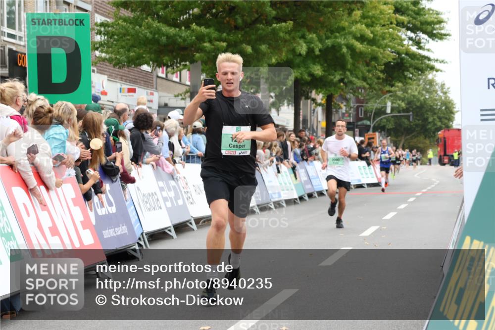 21.09.2025 - PSD Bank Halbmarathon Strokosch-Dieckow http://msf.ph/oto/8940235 21.09.2025 11:32:41 Ziel 1251, 1876, 1900, 2028, 2090, 3929 meine-sportfotos.de