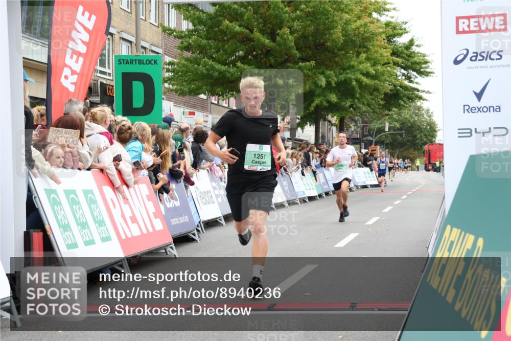 21.09.2025 - PSD Bank Halbmarathon Strokosch-Dieckow http://msf.ph/oto/8940236 21.09.2025 11:32:41 Ziel 1251, 1876, 1900, 2028, 2090, 3929 meine-sportfotos.de