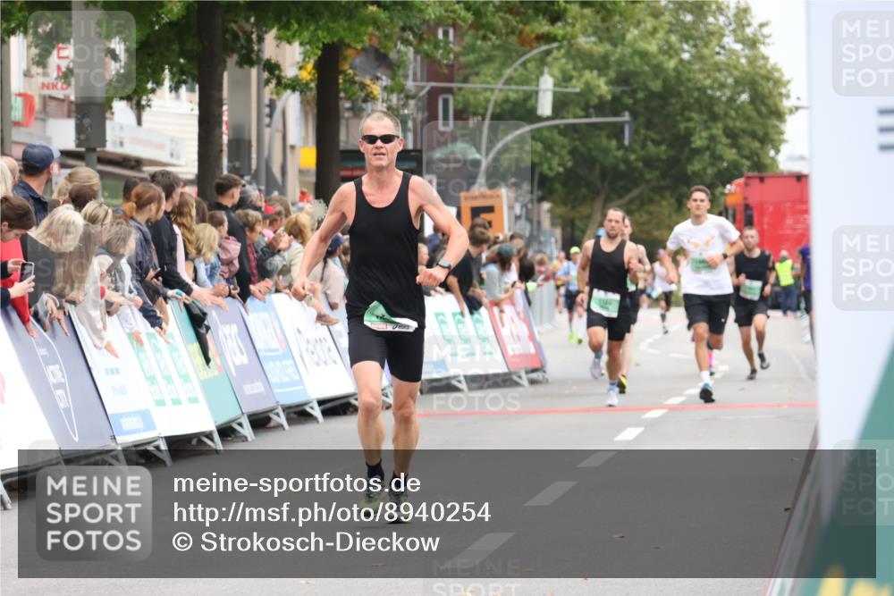 21.09.2025 - PSD Bank Halbmarathon Strokosch-Dieckow http://msf.ph/oto/8940254 21.09.2025 11:33:03 Ziel 1805, 1822 meine-sportfotos.de
