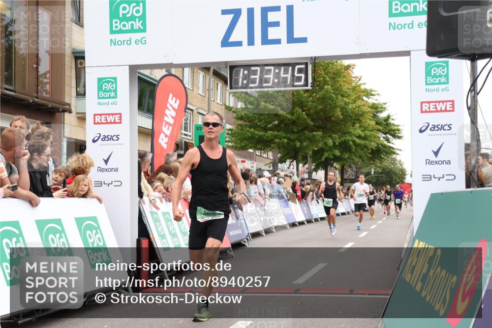 21.09.2025 - PSD Bank Halbmarathon Strokosch-Dieckow http://msf.ph/oto/8940257 21.09.2025 11:33:08 Ziel 1180, 1805, 1822, 1869 meine-sportfotos.de