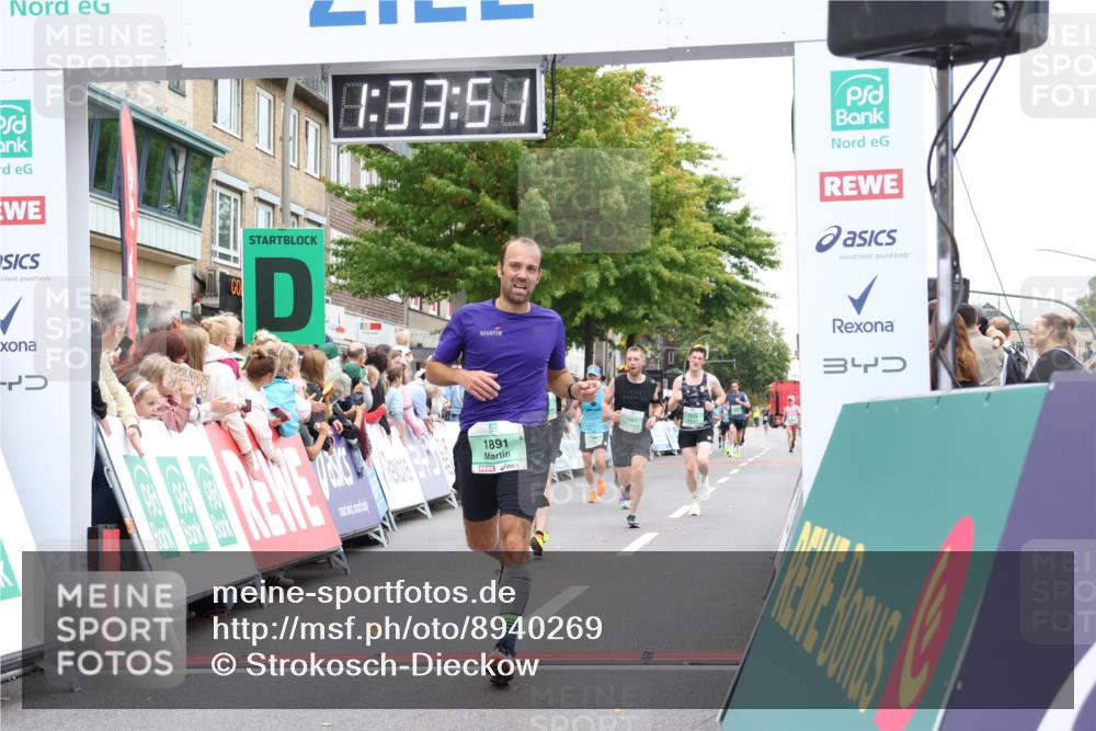21.09.2025 - PSD Bank Halbmarathon Strokosch-Dieckow http://msf.ph/oto/8940269 21.09.2025 11:33:14 Ziel 1180, 1344, 1805, 1869, 1883, 1891, 1897, 1935, 1961 meine-sportfotos.de
