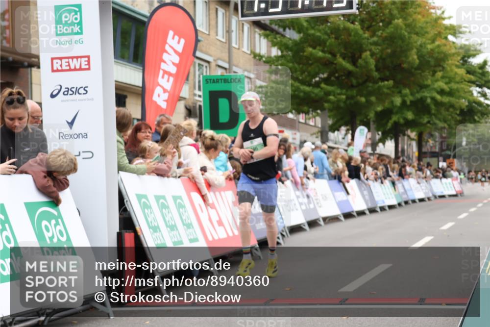 21.09.2025 - PSD Bank Halbmarathon Strokosch-Dieckow http://msf.ph/oto/8940360 21.09.2025 11:34:08 Ziel 1946, 1979, 2018, 2082, 3907 meine-sportfotos.de