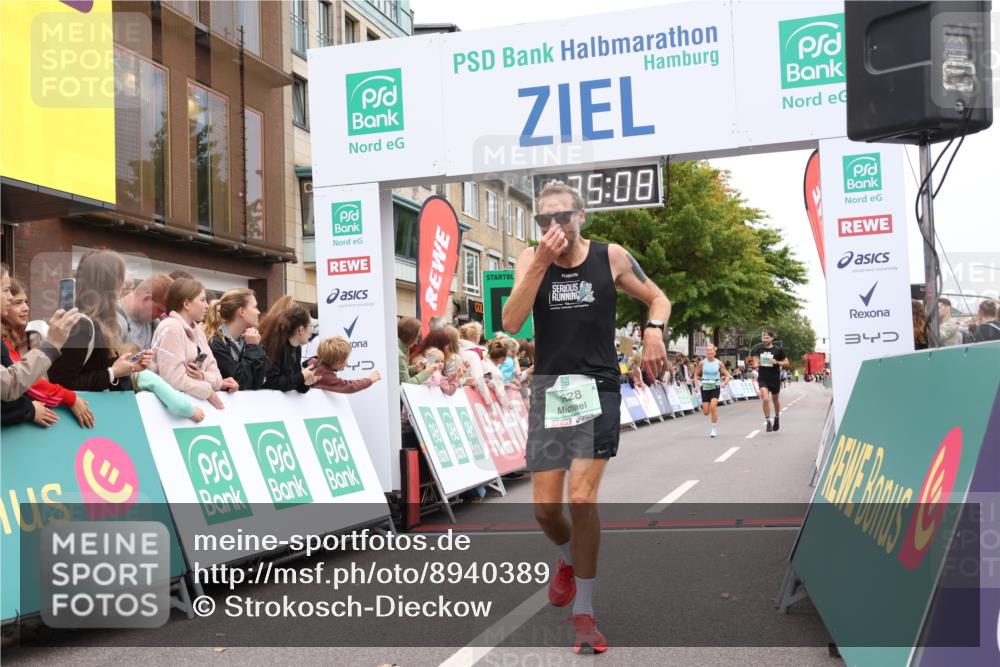 21.09.2025 - PSD Bank Halbmarathon Strokosch-Dieckow http://msf.ph/oto/8940389 21.09.2025 11:34:32 Ziel 1628, 1996, 2008 meine-sportfotos.de