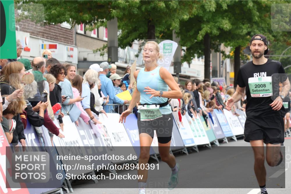 21.09.2025 - PSD Bank Halbmarathon Strokosch-Dieckow http://msf.ph/oto/8940391 21.09.2025 11:34:33 Ziel 1628, 1996, 2008 meine-sportfotos.de