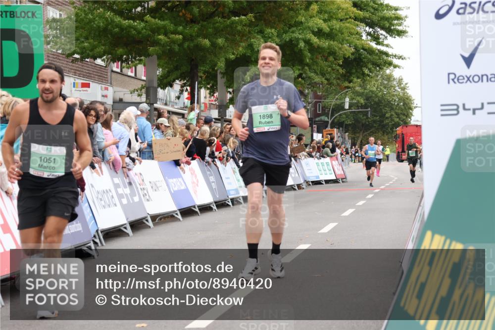 21.09.2025 - PSD Bank Halbmarathon Strokosch-Dieckow http://msf.ph/oto/8940420 21.09.2025 11:34:52 Ziel 1051, 1870, 1898 meine-sportfotos.de