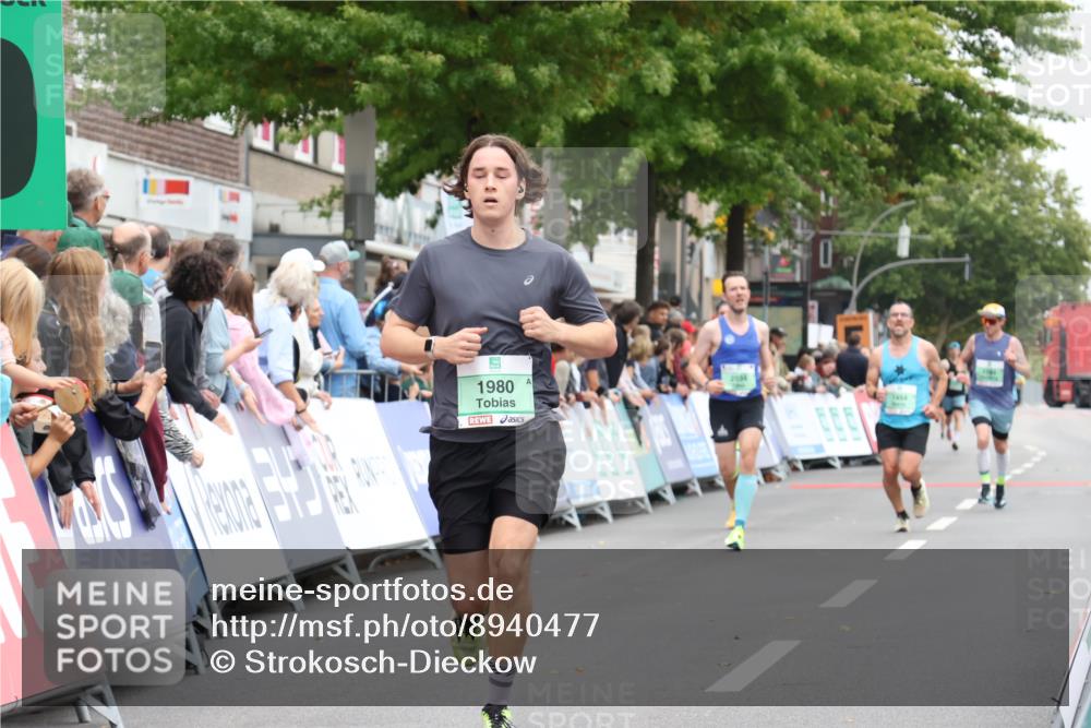 21.09.2025 - PSD Bank Halbmarathon Strokosch-Dieckow http://msf.ph/oto/8940477 21.09.2025 11:35:25 Ziel 1980, 2034 meine-sportfotos.de