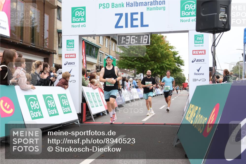 21.09.2025 - PSD Bank Halbmarathon Strokosch-Dieckow http://msf.ph/oto/8940523 21.09.2025 11:35:41 Ziel 1184, 1705, 2000, 2050 meine-sportfotos.de